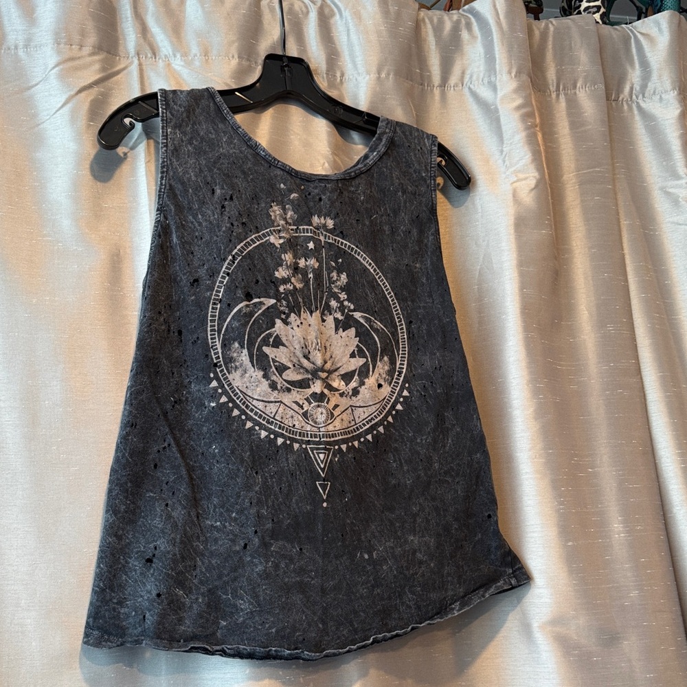 Black Moon Lotus Open Back Tank Top size Large